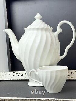 Johnson Bros. Regency Coffee Pot / 10 Piece Set Suffolk Snow White Ironstone