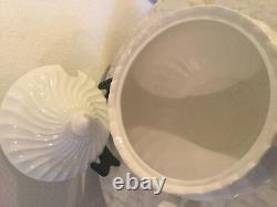 Johnson Bros Regency White Ironstone Swirled Tureen&Lid. England. Disc