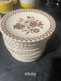 Johnson Bros Stafford Shire Jamestown Hand Engraving Dinnerware Set (110pcs)