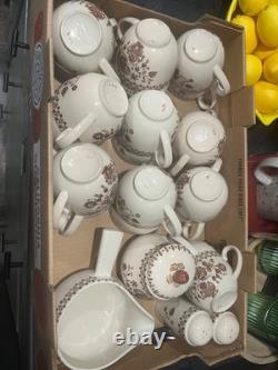 Johnson Bros Stafford Shire Jamestown Hand Engraving Dinnerware Set (110pcs)