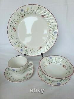 Johnson Brother SUMMER CHINTZ China 25 Pieces 5 Total Place Settings NICE