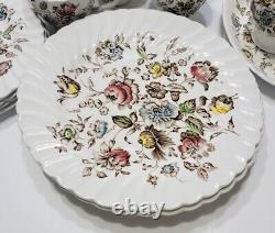 Johnson Brothers Bros Staffordshire Bouquet 31pc Serv for 4 Dinner Plates + MINT