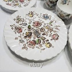Johnson Brothers Bros Staffordshire Bouquet 31pc Serv for 4 Dinner Plates + MINT