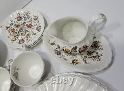Johnson Brothers Bros Staffordshire Bouquet 31pc Serv for 4 Dinner Plates + MINT