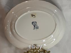 Johnson Brothers CHRISTMAS The Friendly Village 15.25 Oval Serving Platter