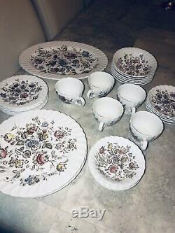 Johnson Brothers China Staffordshire Bouquet Dinner Plates Set of 35 Pieces