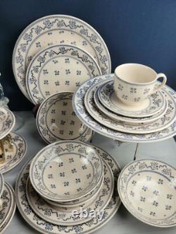 Johnson Brothers England, Petite Fleur Blue 30 pcs Dinnerware Blue Flowers
