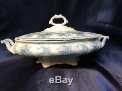 Johnson Brothers England Raleigh Covered Vegetable Bowl Blue Floral Scalloped