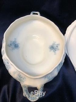 Johnson Brothers England Raleigh Covered Vegetable Bowl Blue Floral Scalloped
