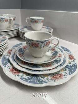 Johnson Brothers Floral Fine China 40pc Dinnerware Set England Staffordshire