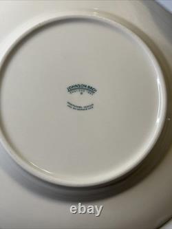 Johnson Brothers Friendly Village Dinner Plates 9 Set of 8 England Red Green