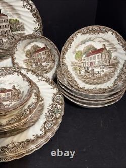 Johnson Brothers Heritage Hall 17 piece Dinnerware Lot (Plates & Bowls) England