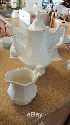 Johnson Brothers Heritage White dish set- 10-cups, 10-6 plates, 10 10 plate