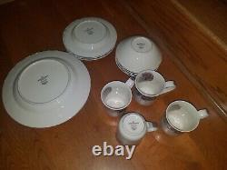 Johnson Brothers His Majesty Turkey Dinnerware 16 pieces, New in Box