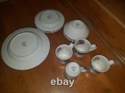 Johnson Brothers His Majesty Turkey Dinnerware 16 pieces, New on box