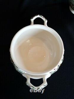 Johnson Brothers MERRY CHRISTMAS Covered Sugar Bowl & Creamer (Older)