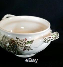 Johnson Brothers MERRY CHRISTMAS Covered Sugar Bowl & Creamer (Older)