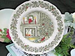 Johnson Brothers Merry Christmas pattern 6 dinner plates England painted