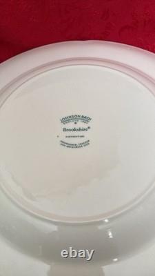 Johnson Brothers Of England Vintage Brookshire Dinner Plates 10.5 Lot of 11