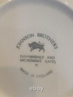 Johnson Brothers RICHMOND WHITE -Elegant Rare Dinnerset For 6. Mint