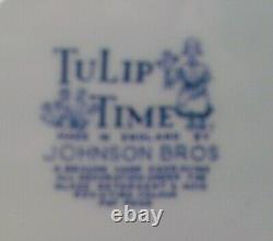Johnson Brothers TULIP TIME BLUE, WHITE Background 20 Piece Set FOUR SETTINGS