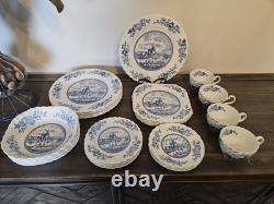 Johnson Brothers TULIP TIME BLUE, WHITE Background 25 Piece Set FOUR SETTINGS