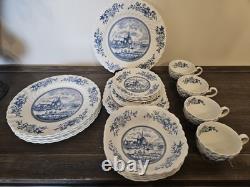 Johnson Brothers TULIP TIME BLUE, WHITE Background 25 Piece Set FOUR SETTINGS