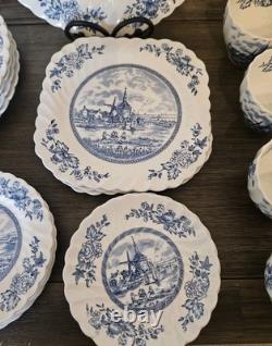 Johnson Brothers TULIP TIME BLUE, WHITE Background 25 Piece Set FOUR SETTINGS