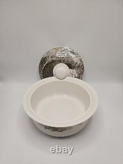Johnson Brothers The Friendly Village 9 1/8 Inch 2 Quart Covered Casserole