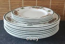 Johnson Brothers Victorian Christmas (8) Dinner (4) Salad Plates MADE IN ENGLAND