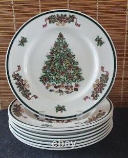 Johnson Brothers Victorian Christmas (8) Dinner (4) Salad Plates MADE IN ENGLAND