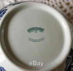Johnson Brothers WILLOW BLUE 13 Piece Tea Set Tea Pot Orig Box Mint Condition