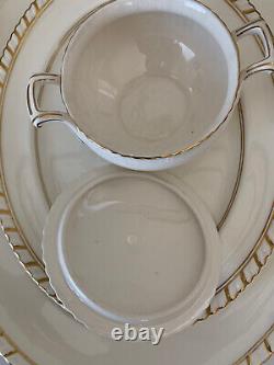 Johnsons Brothers England Old English Cream With Gold Bands 10 Dinner Plate