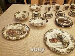 LOT Johnson Brothers Friendly Village 57 Piece Set