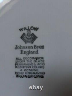 Lot 13 Johnson Brothers BLUE WILLOW England Salad Plates Cereal serving Bowls