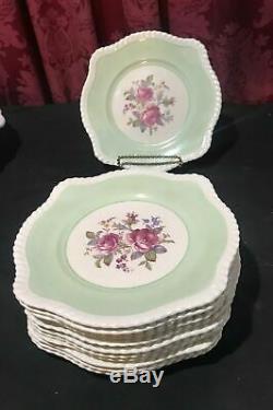 Set Of 12 Johnson Brothers Windsor Ware 8 Plates With A Floral Decorated Center