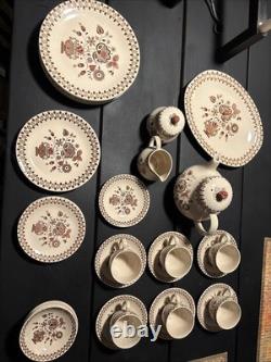 Set Of 35 Johnson Bros Old Granite Jamestown Staffordshire Made England Brown