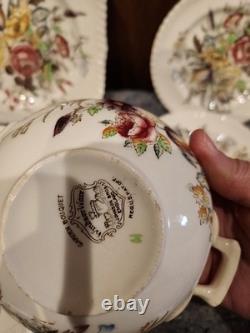 Set of 11 Johnson Brothers Garden Bouquet Square Plates 2 Plates Windsor Ware