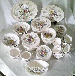 Sheraton Johnson Bros England Ironstone Made in England 82 piece Formal Dish Set