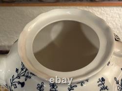 VERY RARE-Johnson Bros/ROSE CHINTZ-BLUE-Full Size Teapot/Lid-Excellent-England