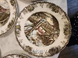 VINTAGE 1950s SET OF 16 JOHNSON BROS FAMILY VILLAGE DINNER PLATES (1 REPAIRED)