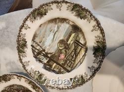VINTAGE 1950s SET OF 16 JOHNSON BROS FAMILY VILLAGE DINNER PLATES (1 REPAIRED)
