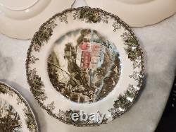 VINTAGE 1950s SET OF 16 JOHNSON BROS FAMILY VILLAGE DINNER PLATES (1 REPAIRED)
