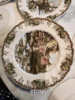 VINTAGE 1950s SET OF 16 JOHNSON BROS FAMILY VILLAGE DINNER PLATES (1 REPAIRED)