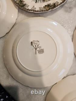 VINTAGE 1950s SET OF 16 JOHNSON BROS FAMILY VILLAGE DINNER PLATES (1 REPAIRED)