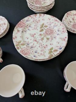 VTG Johnson Brothers Rose Chintz 5 PCS, 4 Place Settings, England