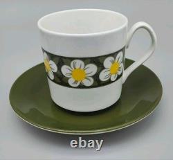 Vintage 70s Johnson Bros Meadowbrook Dinnerware Set Service for 6 MCM Daisy