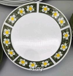 Vintage 70s Johnson Bros Meadowbrook Dinnerware Set Service for 6 MCM Daisy