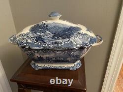 Vintage England Old Britain Castles / Blue Johnson Brothers Soup Tureen