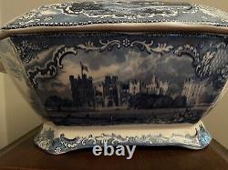 Vintage England Old Britain Castles / Blue Johnson Brothers Soup Tureen